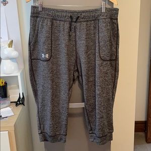 Grey heat gear capris
